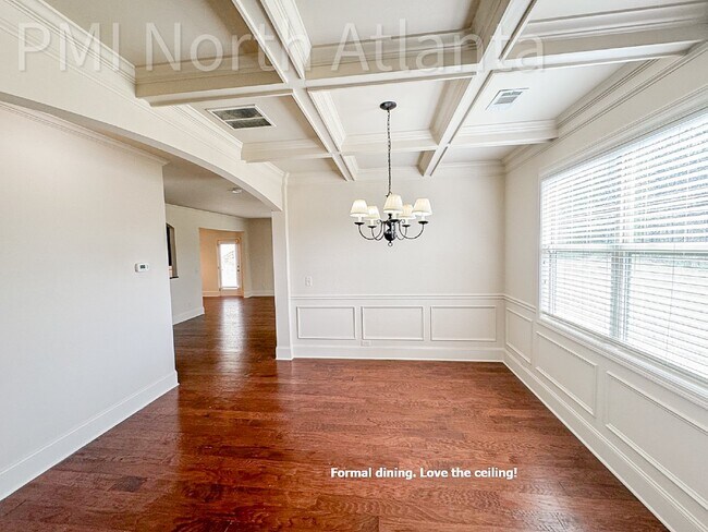 Foto del edificio - Large 5-Bedroom Home