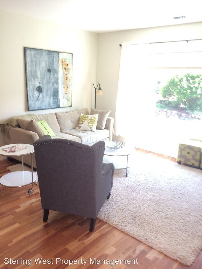 Foto del edificio - 618 Fair Oaks Ct