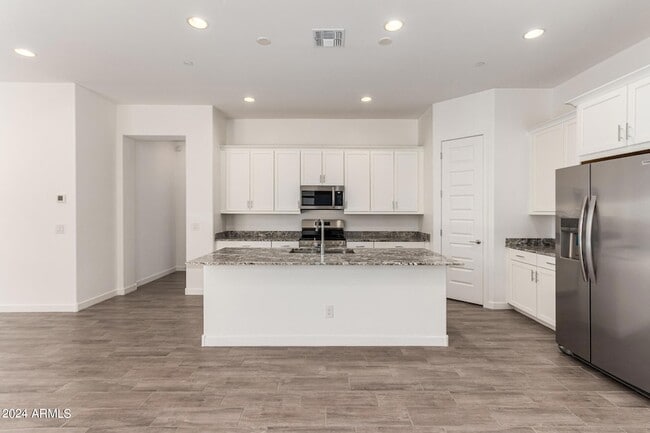 Foto del edificio - 3830 E Rainbow Dr