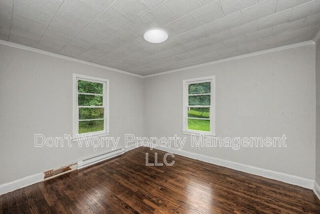 Building Photo - 1005 True Ln
