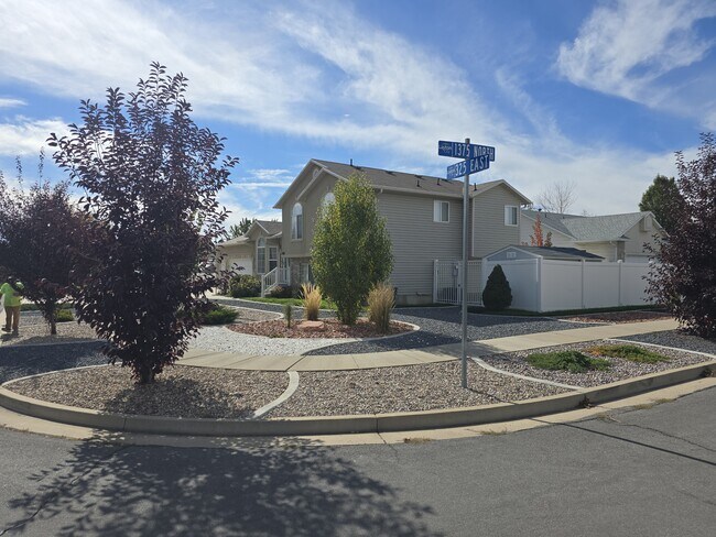 Foto del edificio - 1361 N 325 E