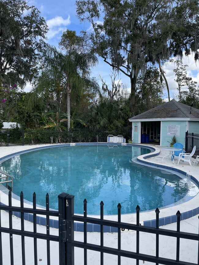 Foto del edificio - 223 Arbor Cir