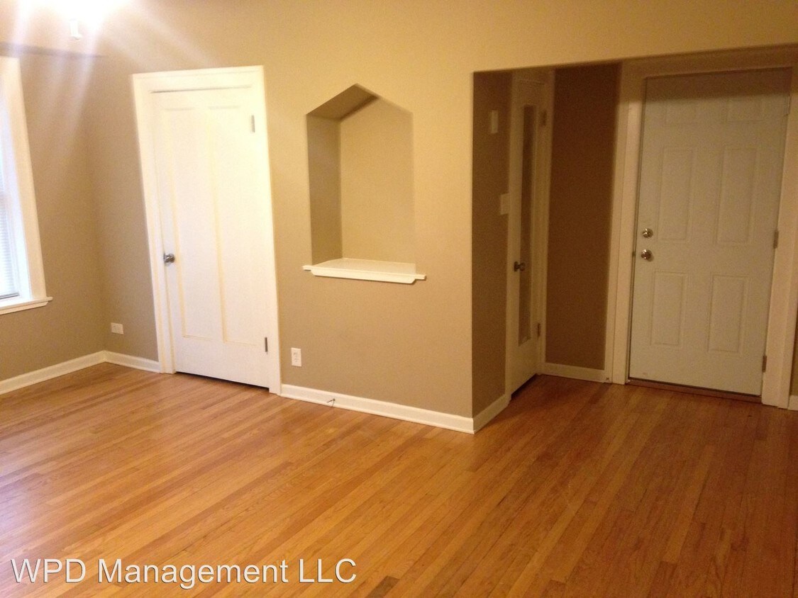 Foto principal - 2800 E 81st St