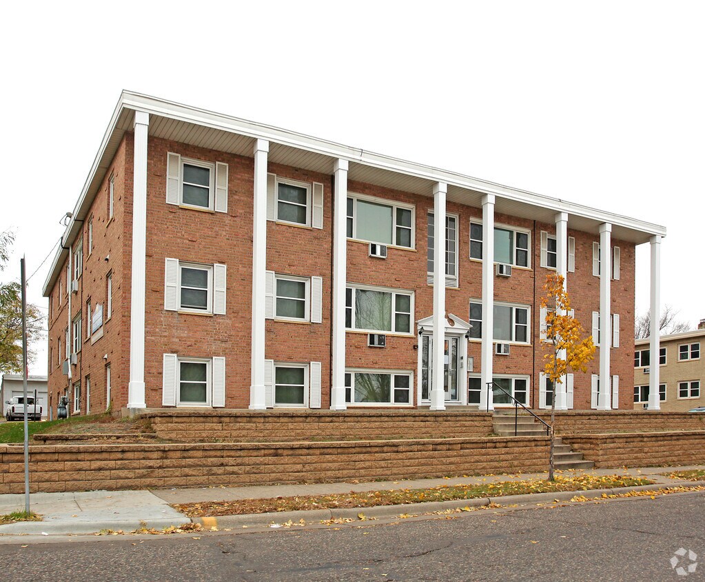 Primary Photo - Minnehaha Apartments
