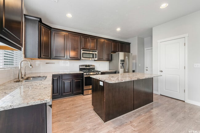 Foto del edificio - 929 W Stonehaven Dr