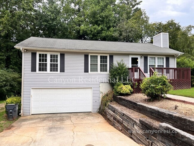 Building Photo - Recently Renovated!!Beautiful 3BR home.