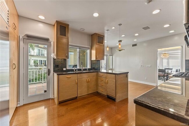 Building Photo - 1800 E Ocean Blvd