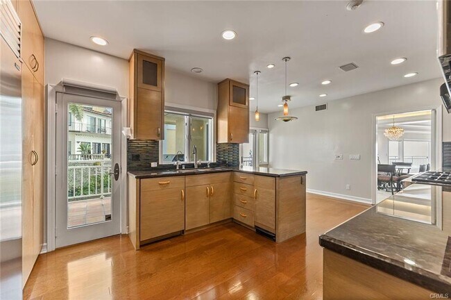 Foto del edificio - 1800 E Ocean Blvd