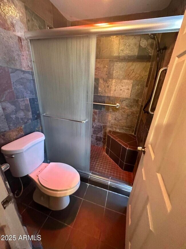 Building Photo - 4934 W Grovers Ave