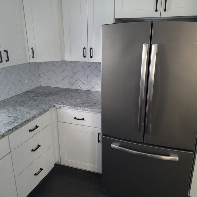 Kitchen 1 - 436 Midland Ave