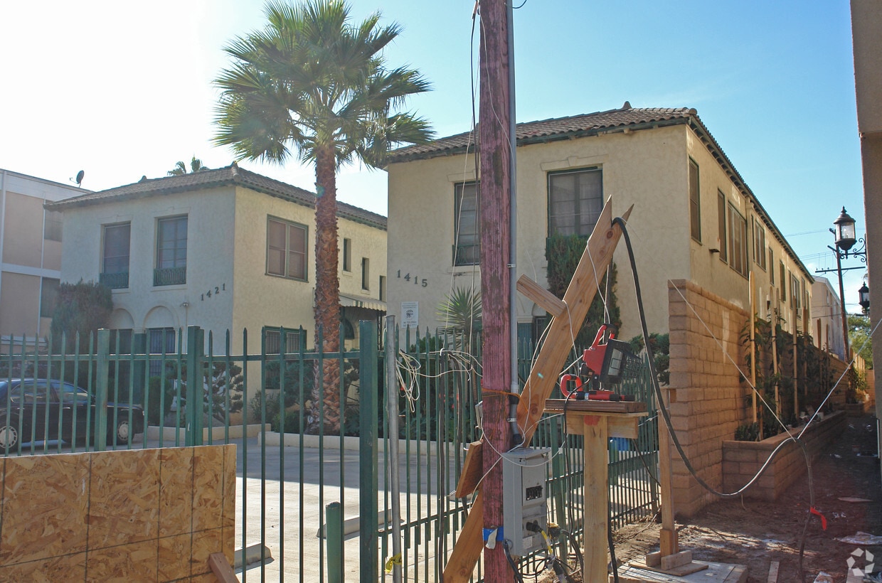 Building Photo - 1415-1421 S St Andrews Pl