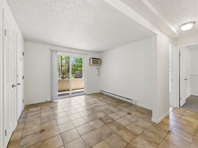 Foto del edificio - 1684 Riverside Ave