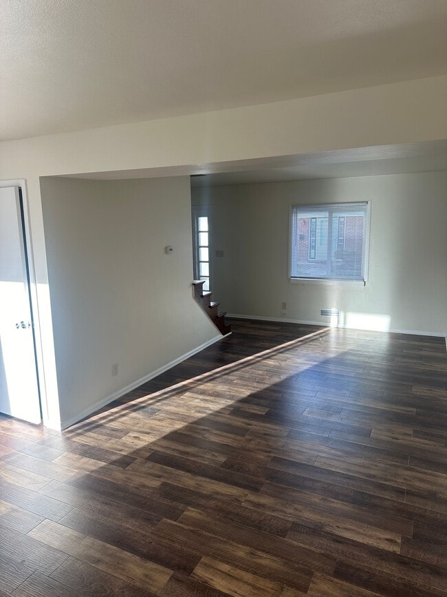 Foto del edificio - 4409-4415 Eastridge Drive