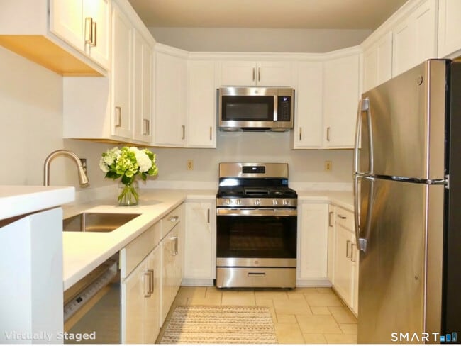 Building Photo - 105 Richards Ave