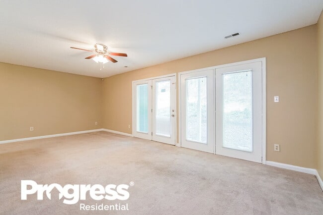 Building Photo - 2020 Quaker Landing