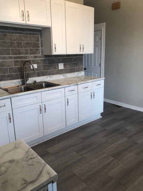 Foto del edificio - 527 N Lockwood Ave