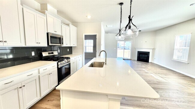 Foto del edificio - 1627 Swallow Tail Dr