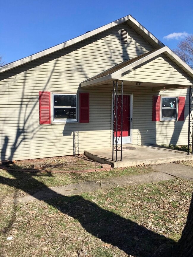 Building Photo - 114 Maplelawn St