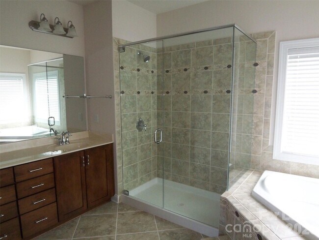 Building Photo - 3100 Collaroy Rd