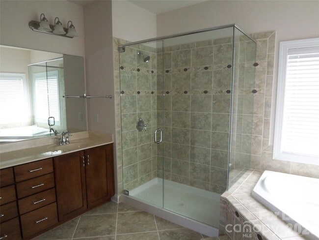 Foto del edificio - 3100 Collaroy Rd