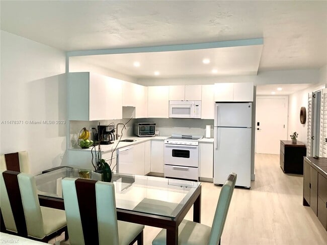 Building Photo - 3 br, 2 bath House - 240 Galen Dr Apt 206