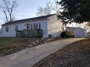 Building Photo - 3619 NE 54th Terrace