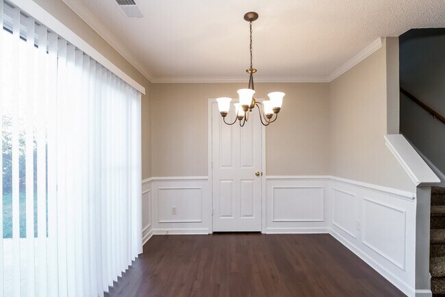 Building Photo - 3730 Sipes Ln