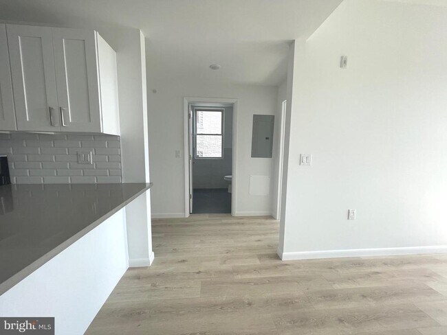 Foto del edificio - 7248 Rising Sun Ave