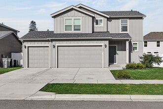 Building Photo - 1007 N Viewmont Rd