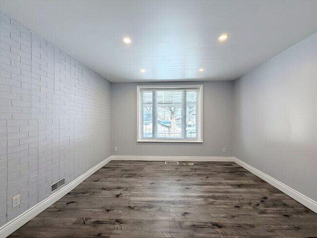 Building Photo - 49 West Avenue N