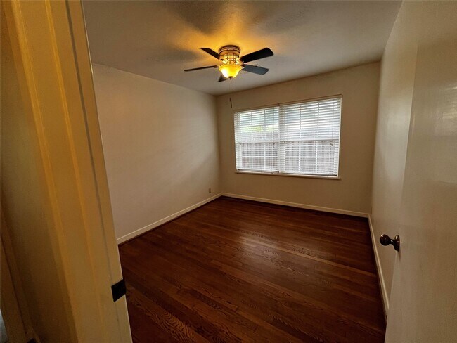 Foto del edificio - 4134 Osby Dr
