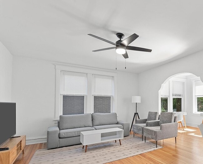 Building Photo - 721-725 Interdrive - Now Leasing for 2026/27
