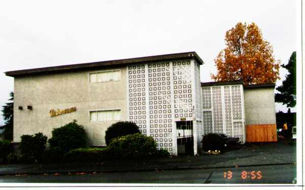 Primary Photo - Debonaire Apartments