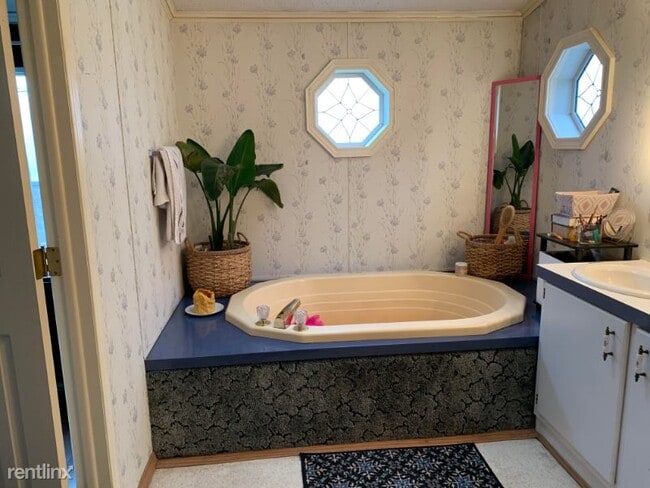 Building Photo - 2 br, 2 bath Mobile Home - 200 Stony Hill Rd