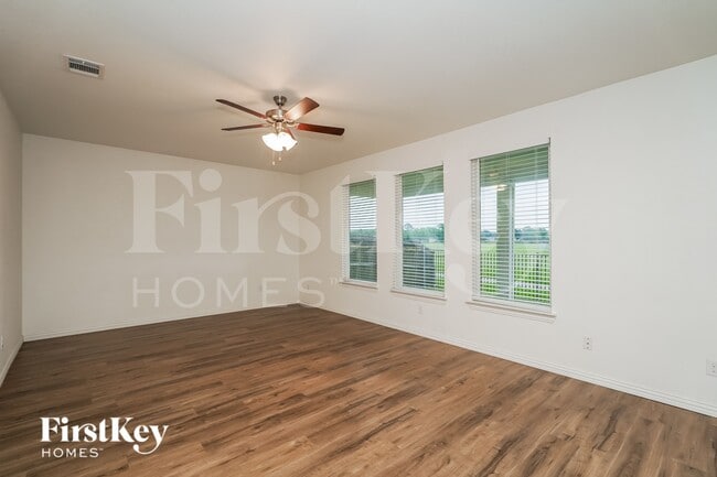 Building Photo - 7340 Parkside Pl Dr