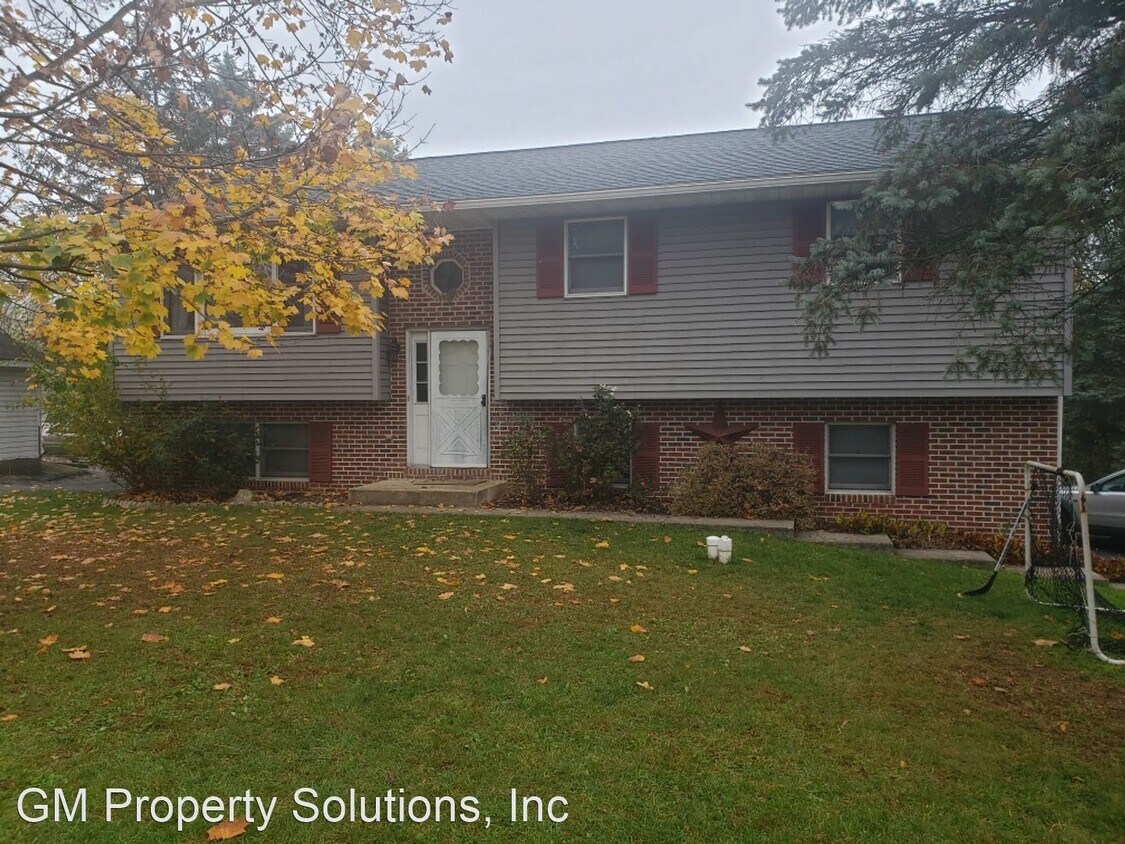 3 br, 1.5 bath House 188 Foxbury Drive House Rental in