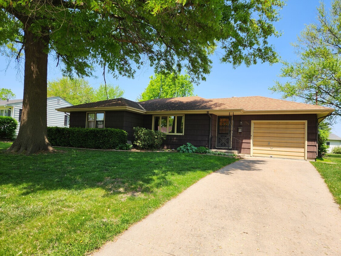 Primary Photo - 1323 Glenwood Ave