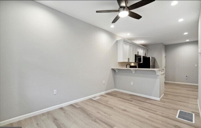 Foto del edificio - 2118 Bellevue St