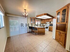Building Photo - 778 E Enchanted Dr