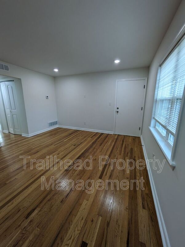 Building Photo - 6437 Brookside Rd