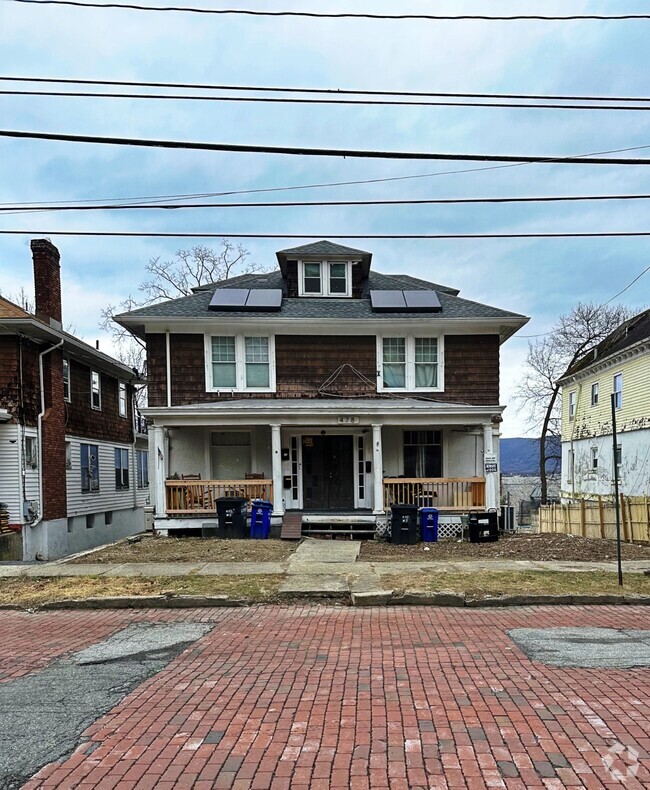 Building Photo - 478 Liberty St