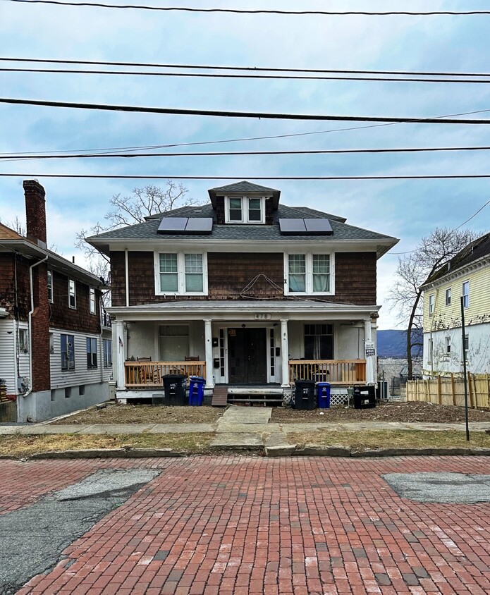 Foto principal - 478 Liberty St
