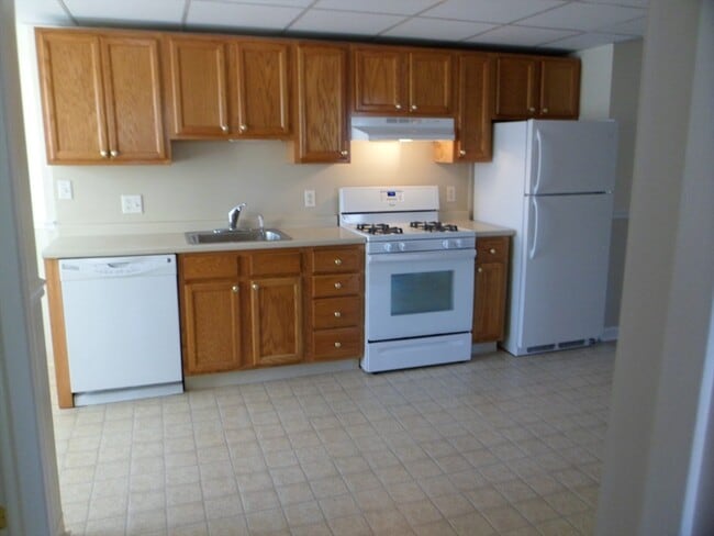 Foto del edificio - 227 Standish Ave