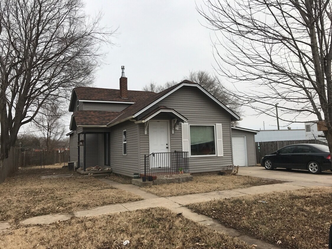 Primary Photo - 2 Bedroom, 1 Bath, 1 Car Garage, Appliance...
