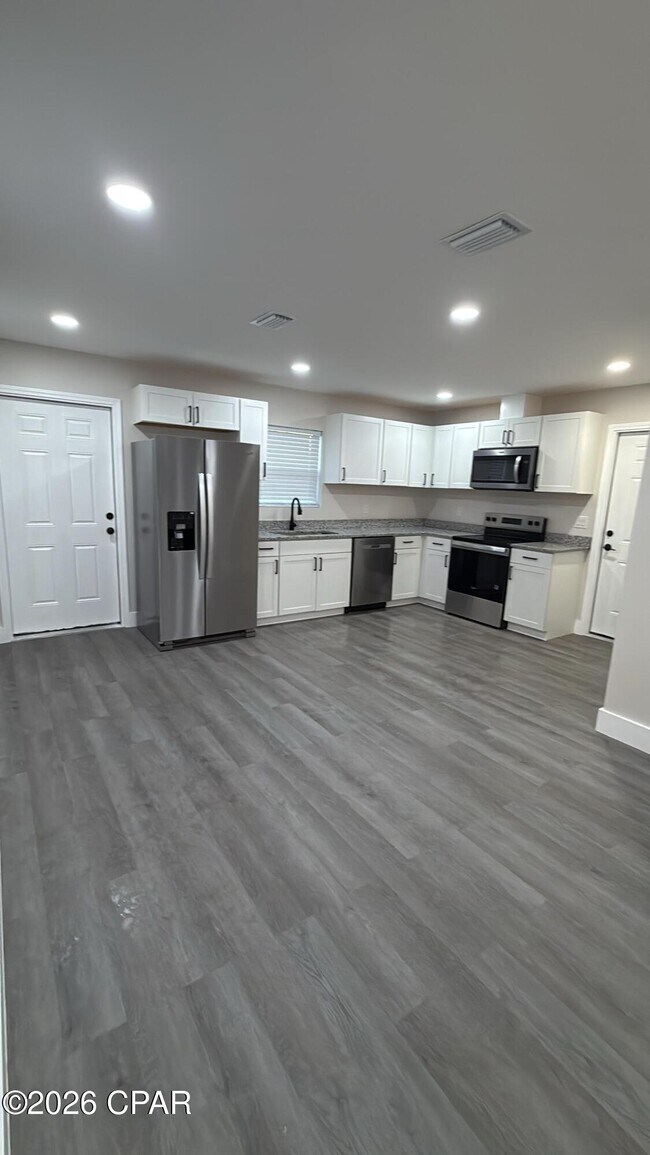 Foto del edificio - 801 E 12th St