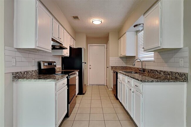 Foto del edificio - 18538 Spinney Ln