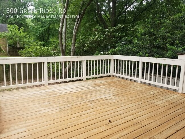 Building Photo - 800 Green Ridge Dr