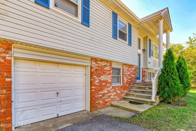 Building Photo - 204 Mill Creek Dr