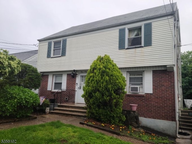 Primary Photo - 36 E 7th St