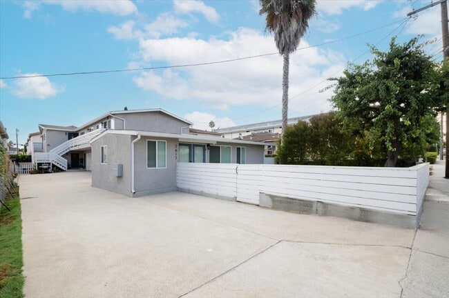 Building Photo - 2617 Rockefeller Ln